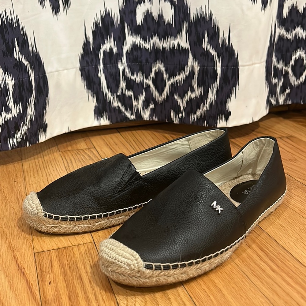Michael Kors women’s Kendrick espadrille (black) size 8